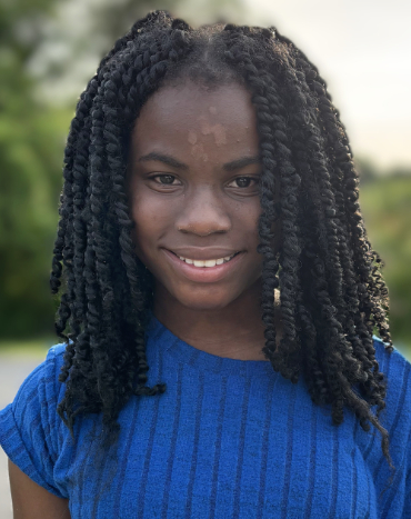 Shy-Vayonnia - 13, F