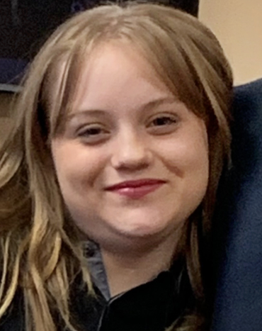 Daniela - 17, F