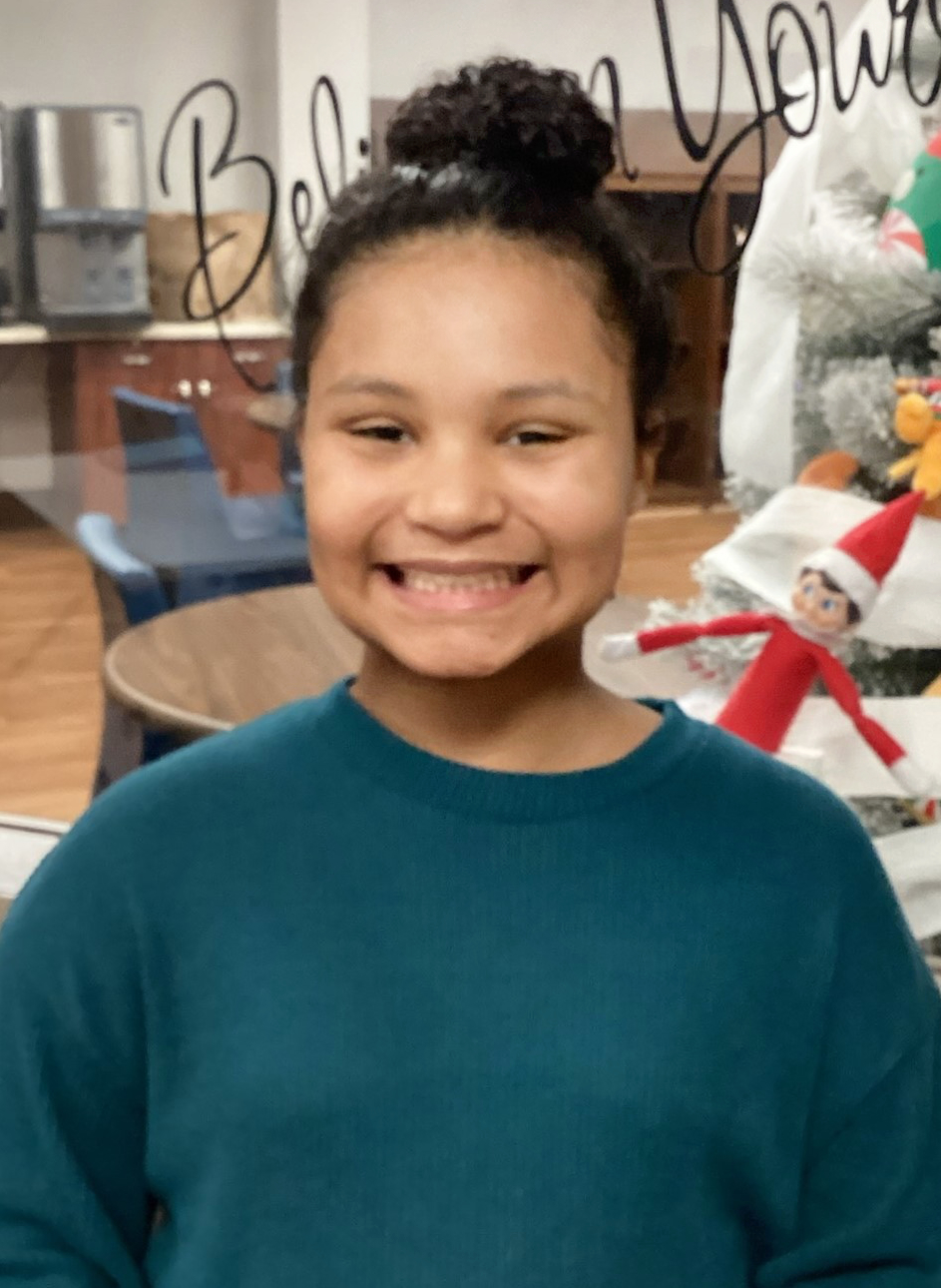 Izabella - 12, F