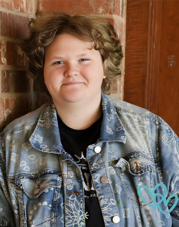Betty - 17, F