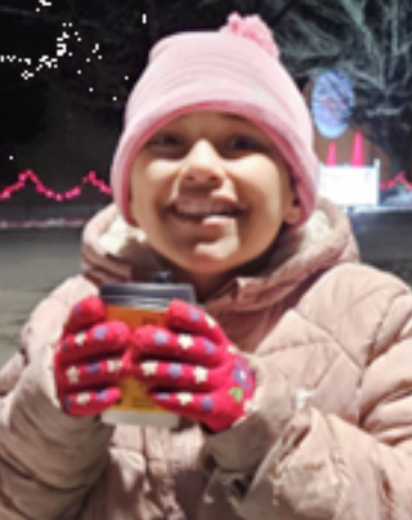 Isabella - 10, F