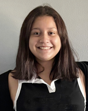 Olivia - 14, F
