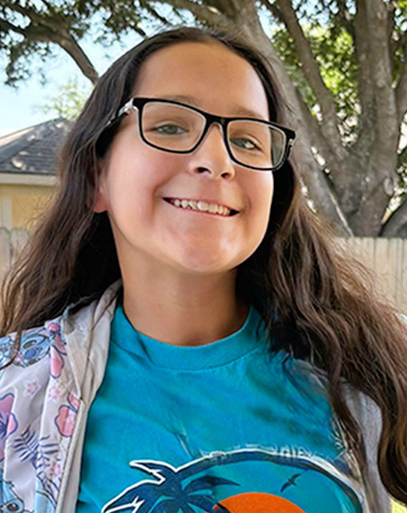 Alicia - 12, F