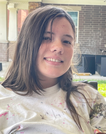 Allie - 13, F